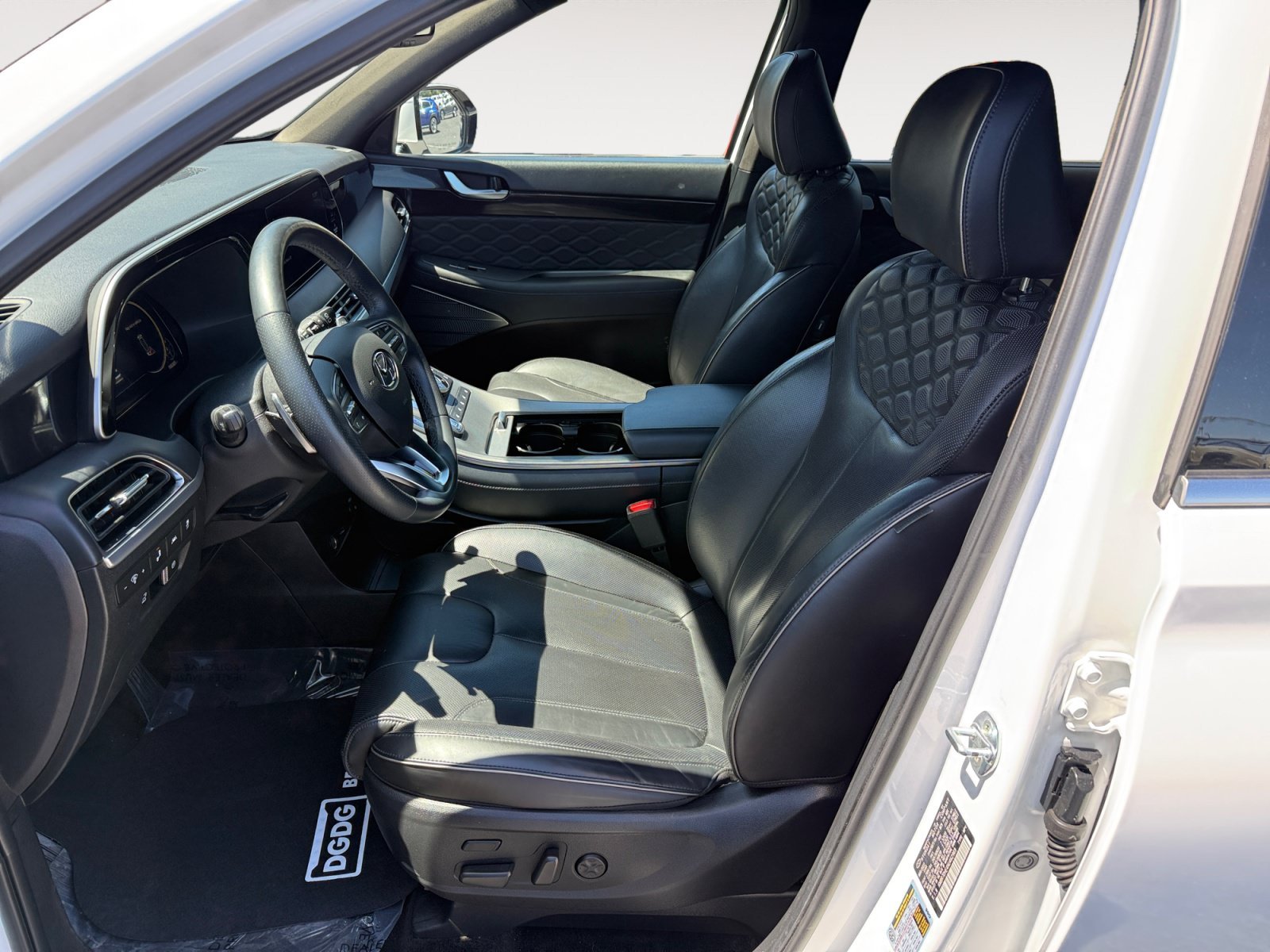 Used 2022 White Hyundai Calligraphy image 10