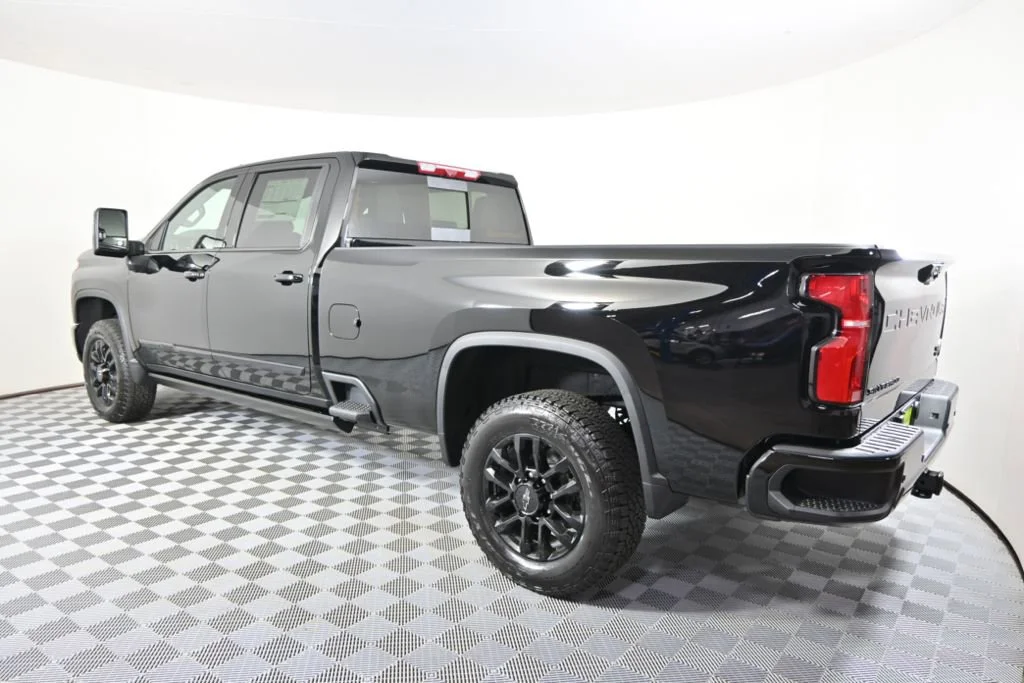 2026 Chevrolet Silverado 2500 HD High Country - Photo 4