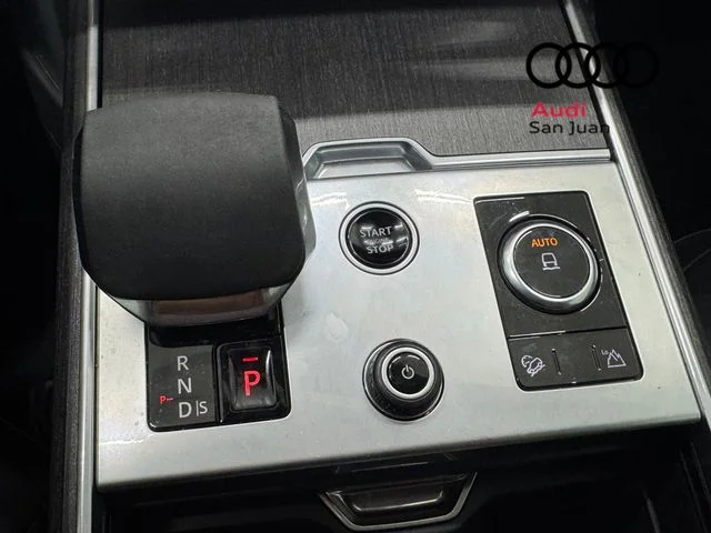 Used 2023 White Land Rover SE image 22