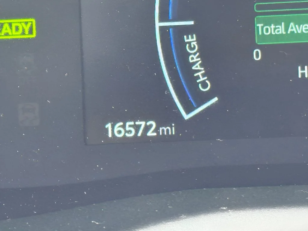 Used 2025 Ice Cap Toyota SE image 19