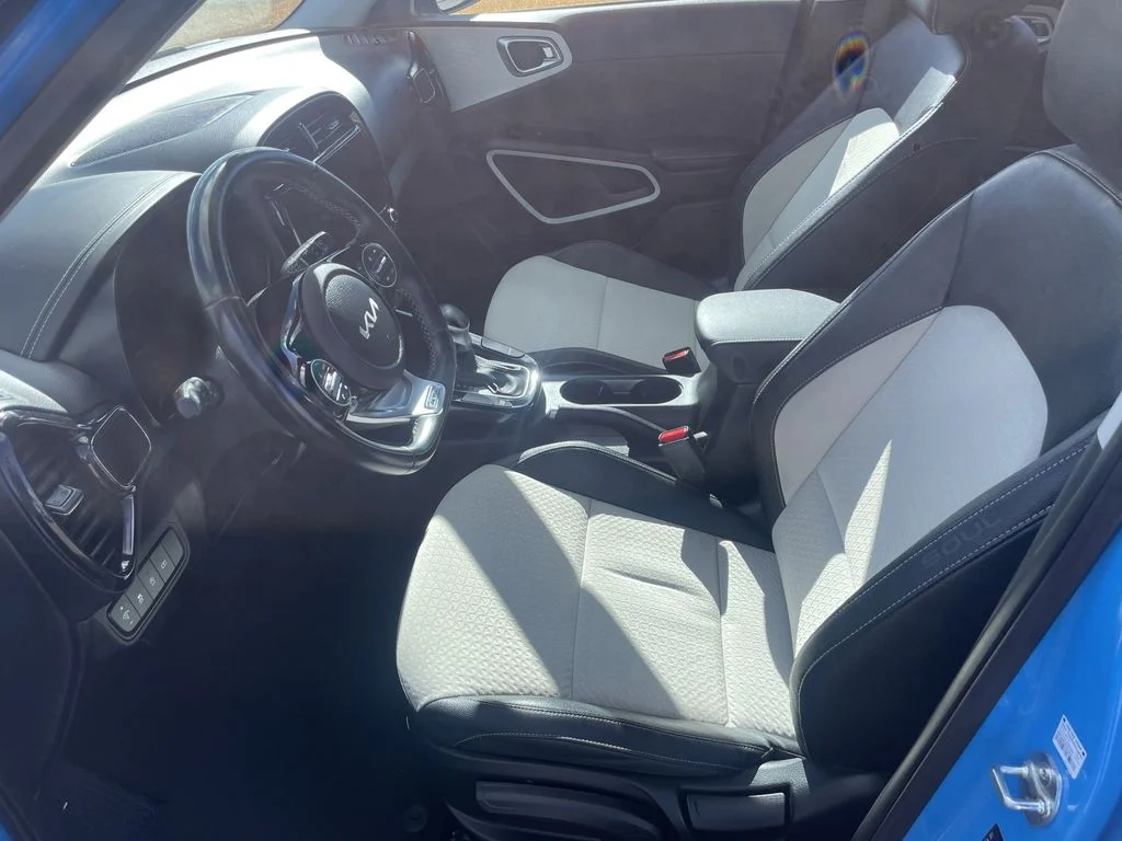 Used 2024 Surf Blue w/Black Roof Kia GT-Line image 15