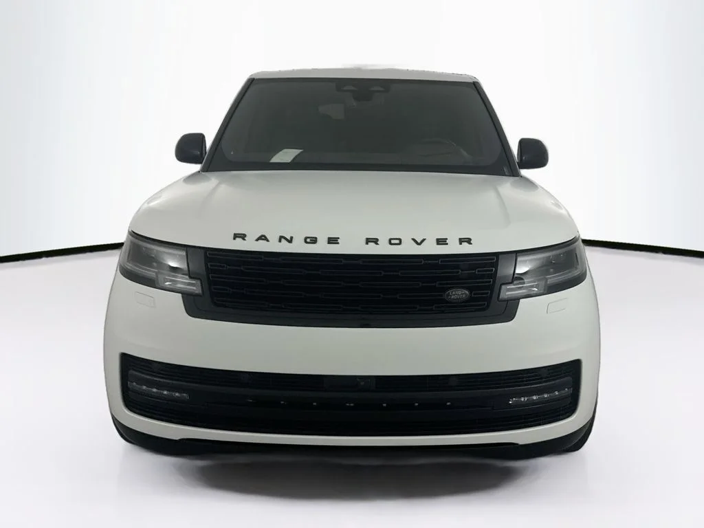 New 2026 Fuji White Land Rover SE image 2