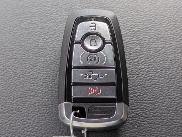 New 2026 Oxford White Ford F-250® XLT image 29