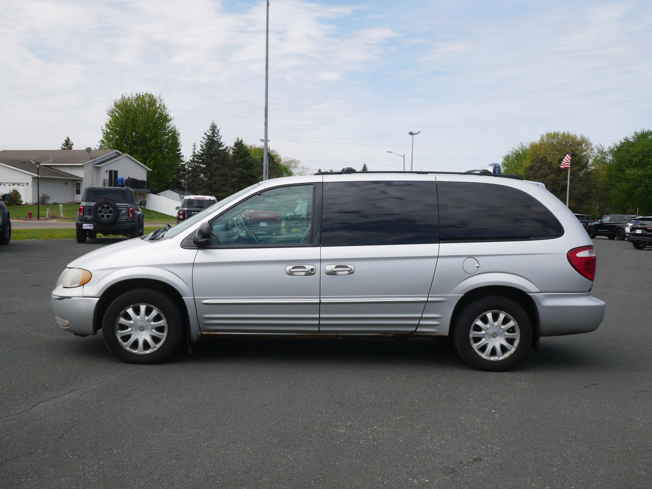 Used 2003 Chrysler Town & Country LXI with VIN 2C4GP54L03R122038 for sale in Hastings, Minnesota