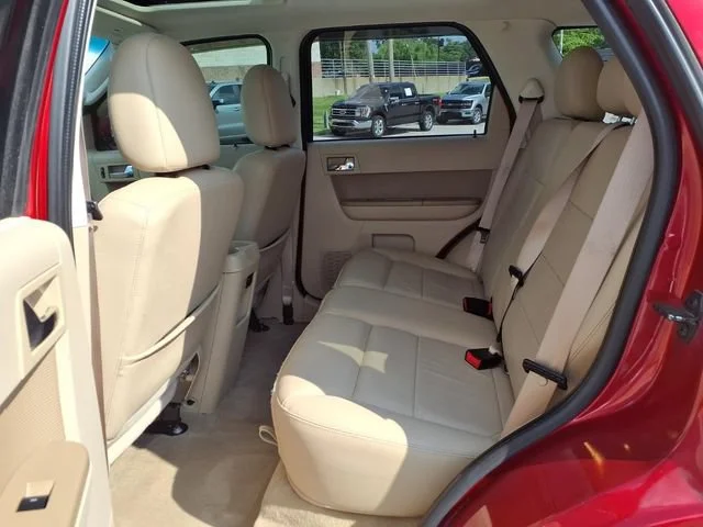 Used 2012  Ford Limited image 17