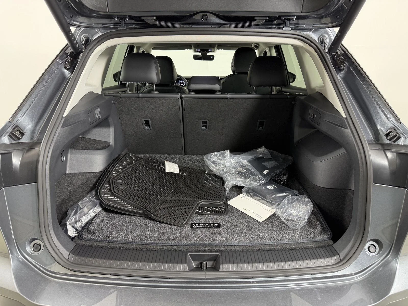 New 2026 Platinum Gray Metallic Volkswagen SE image 19