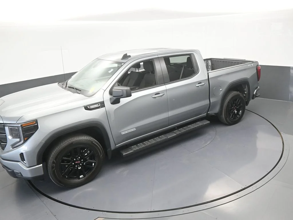 Used 2025 Sterling Metallic GMC Elevation image 43