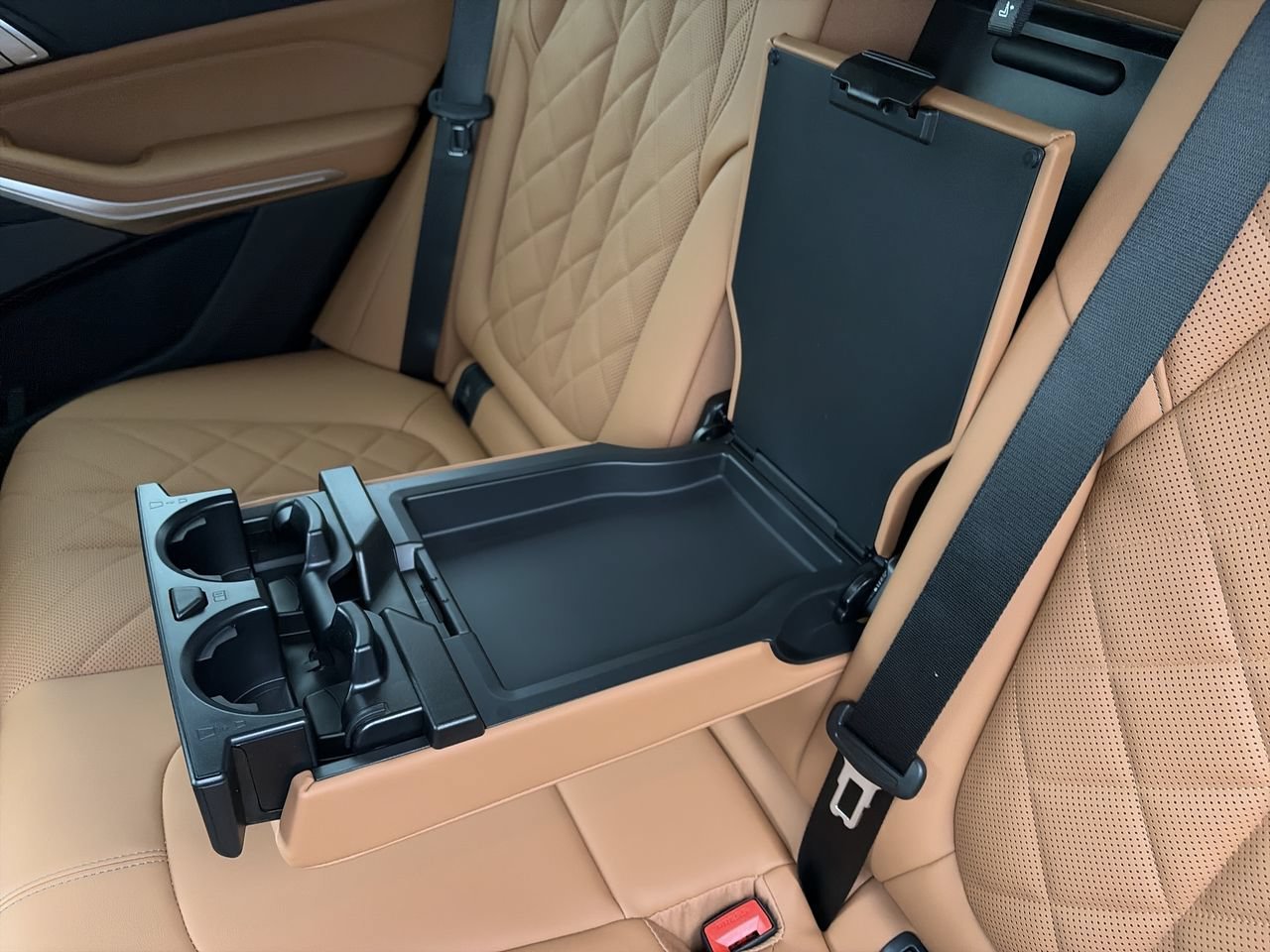 New 2026 Manhattan Green Metallic BMW xDrive40i image 33