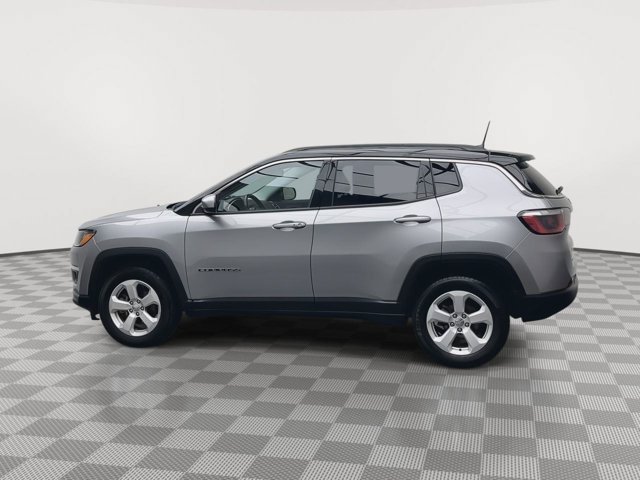 Used 2020 Billet Silver Metallic Clearcoat Jeep Latitude image 32