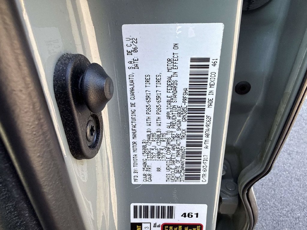 Used 2022  Toyota SR image 19