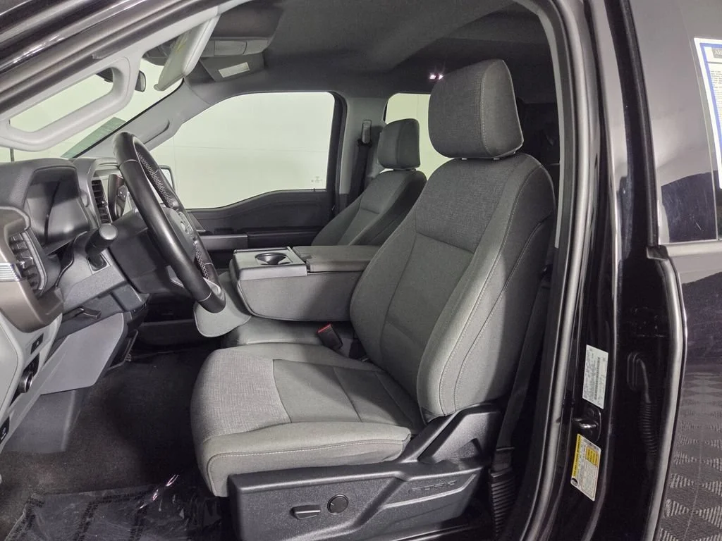 Used 2025 Black Metallic Ford XLT image 10