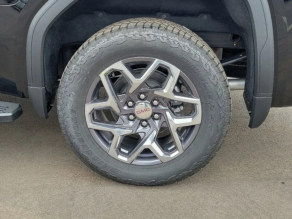 2026 GMC Sierra 1500 SLT - Photo 10