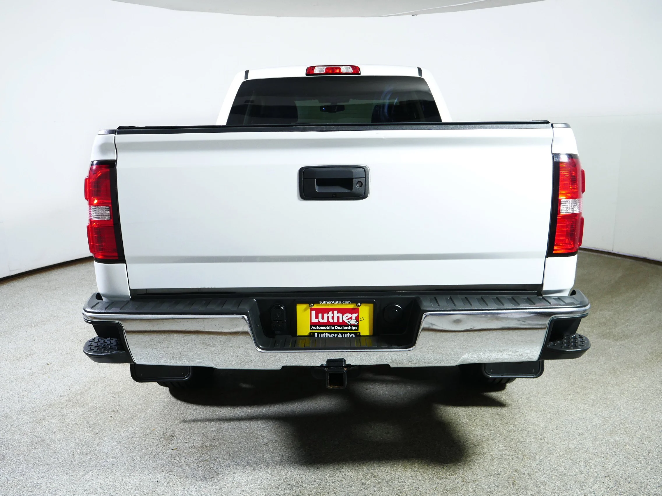 Used 2019 Summit White GMC SLE image 6