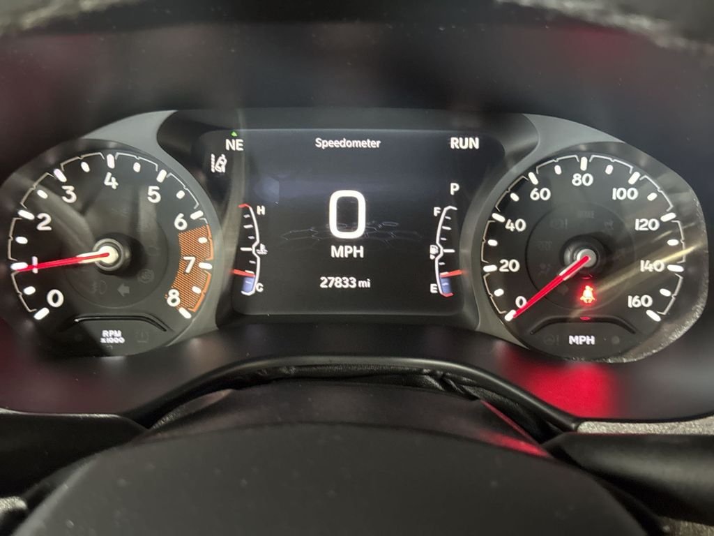 Used 2025 Silver Jeep Latitude image 21