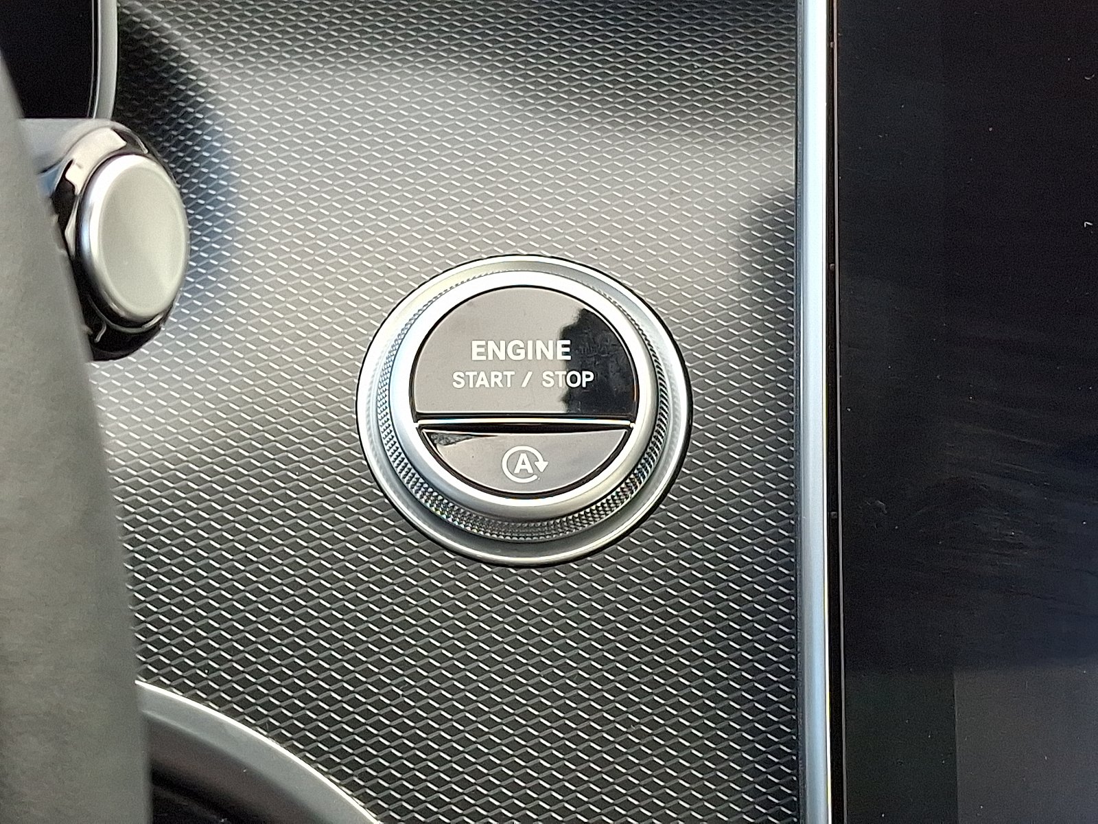 2025 Mercedes-Benz C-Class Sedan C 300 - Photo 21
