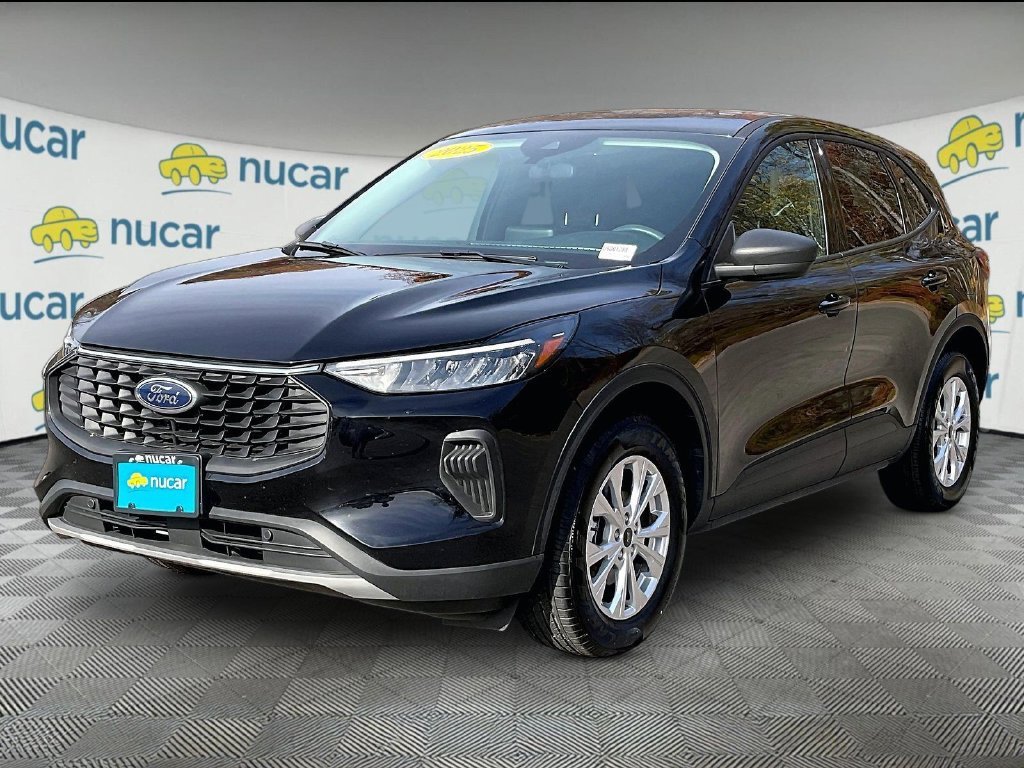 Used 2025 Black Ford Active image 3