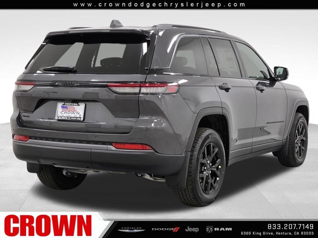 New 2026 Baltic Gray Metallic Clearcoat Jeep Laredo image 5