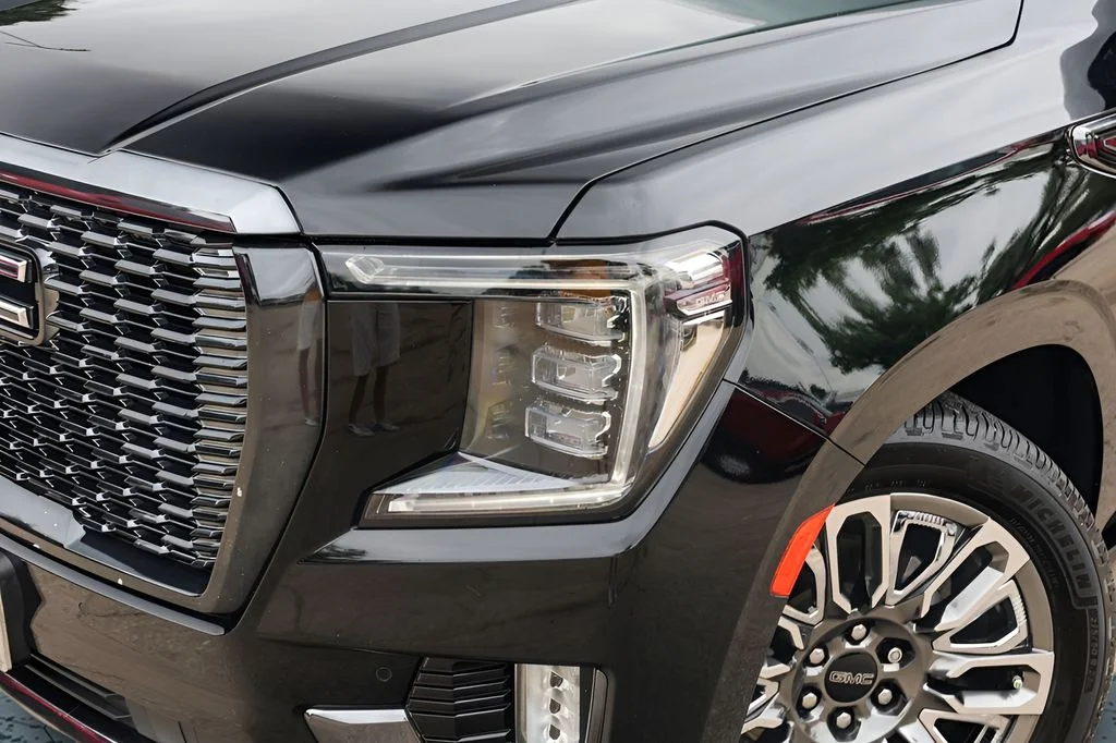 Used 2023 Black GMC Denali Ultimate image 3