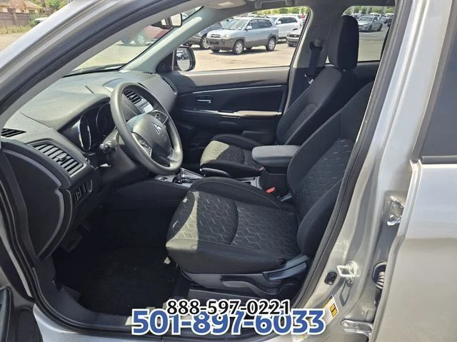Used 2024 Silver Mitsubishi  image 10