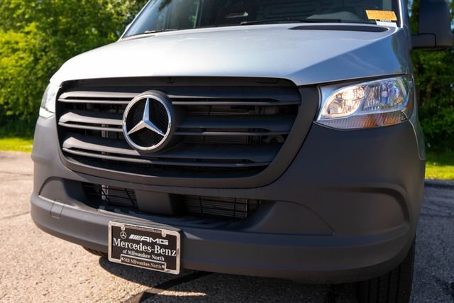 Used 2026 Silver Mercedes-Benz Cargo 144 WB image 12