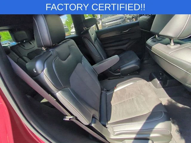Used 2023 Red Jeep Altitude image 34
