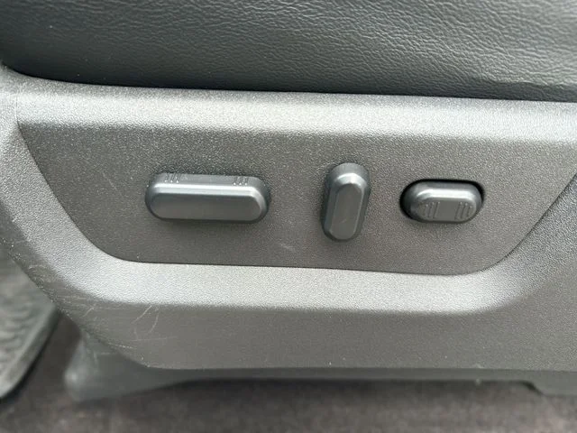 Used 2016 White Ford Lariat image 13