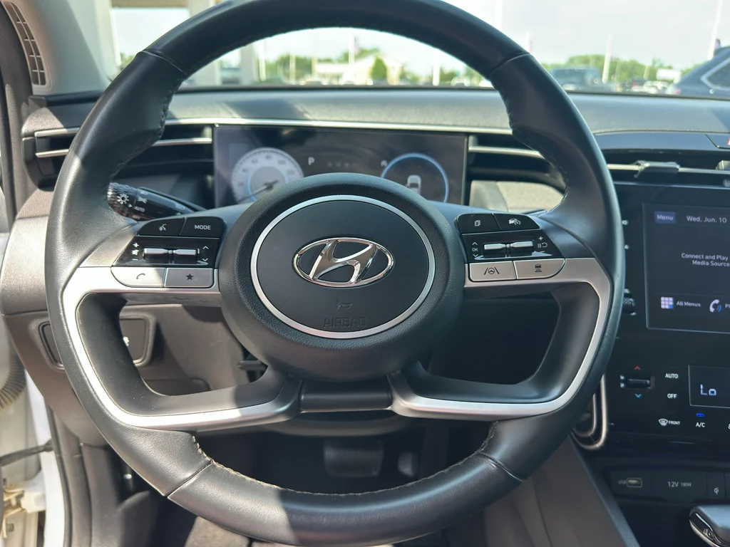 Used 2022 Quartz White Hyundai SEL image 13
