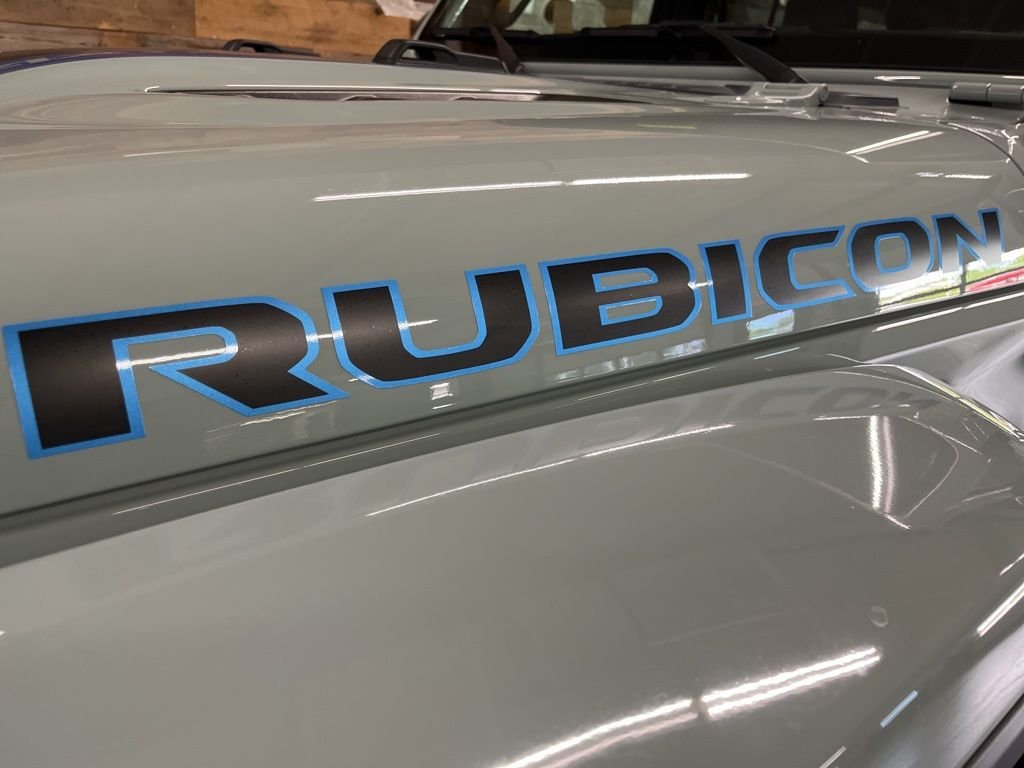 Used 2024 Earl Clearcoat Jeep Rubicon 4xe image 11