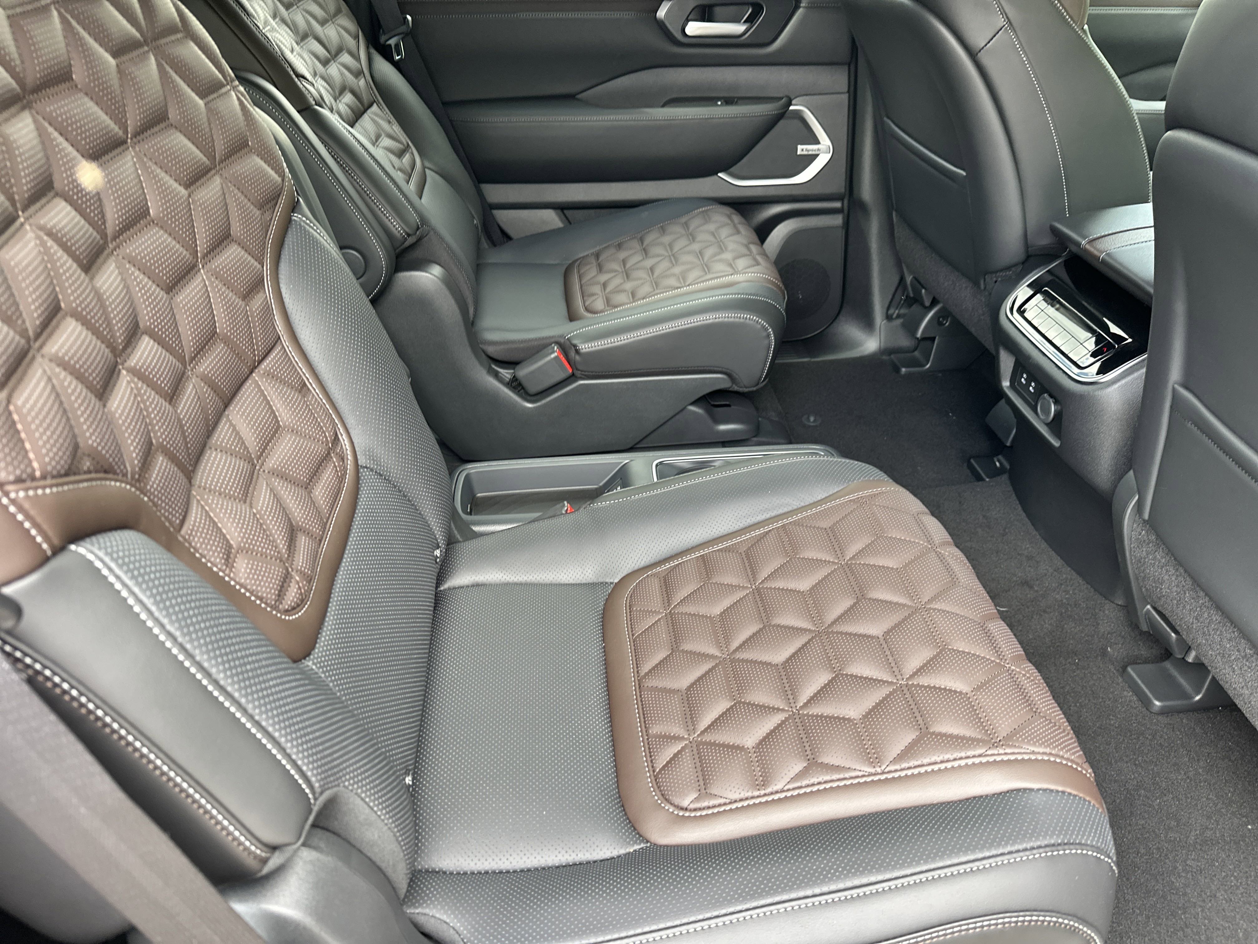 2025 Nissan Armada Platinum Reserve - Photo 16