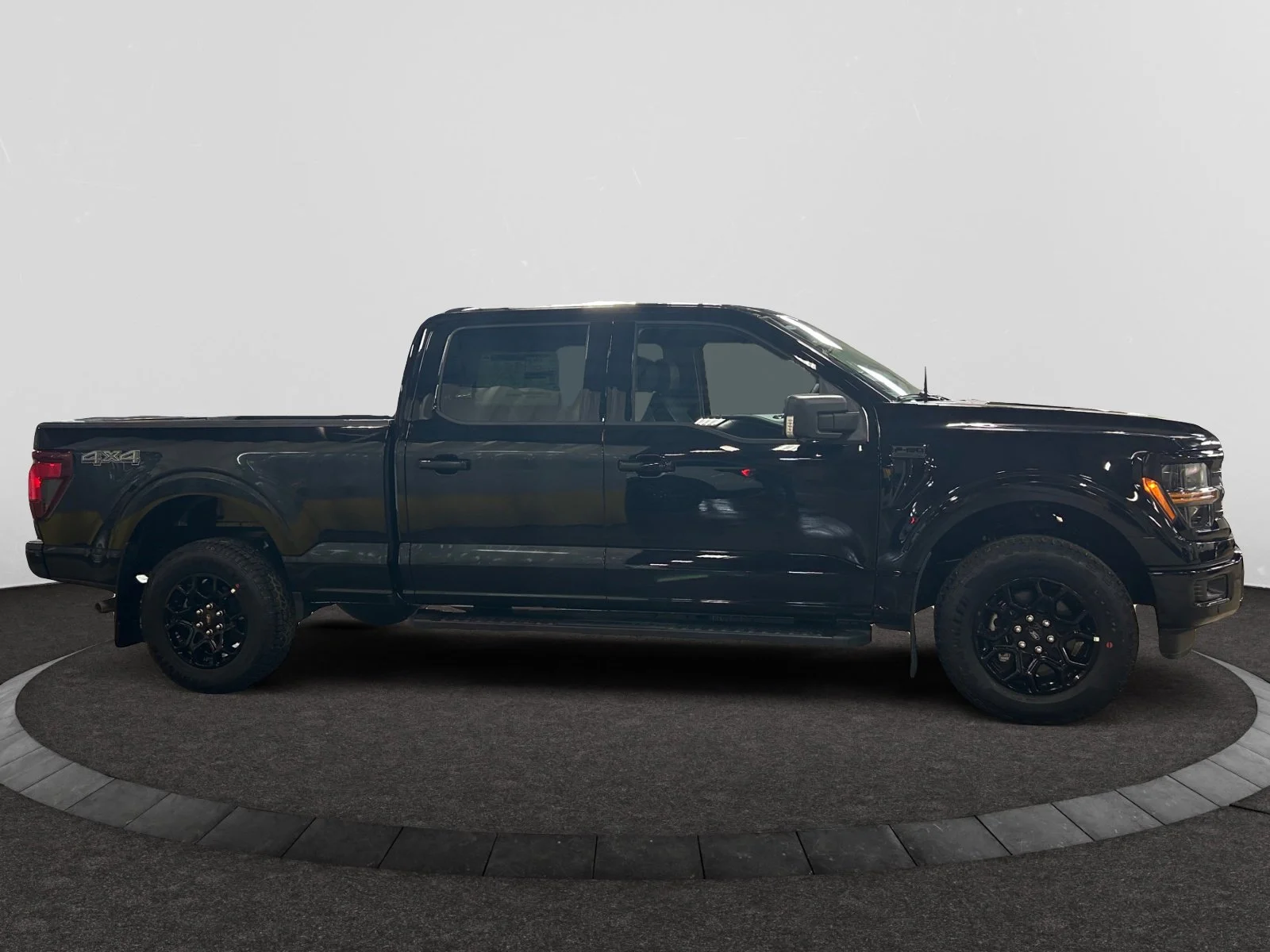 New 2026 Agate Black Metallic Ford XLT image 6