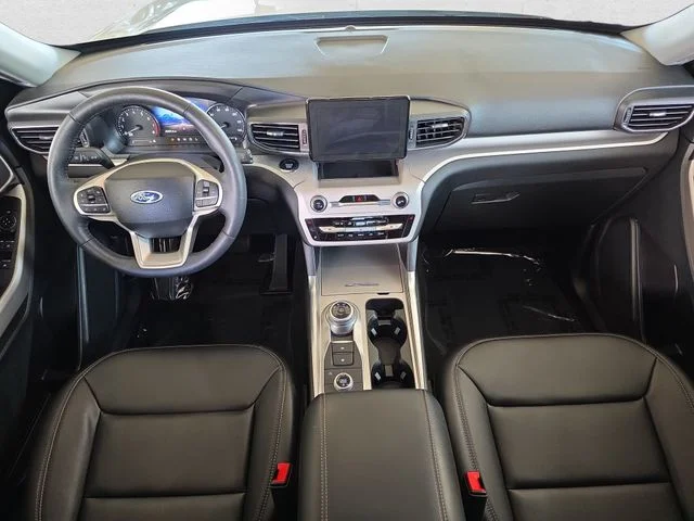 Used 2024 White Metallic Ford XLT image 9