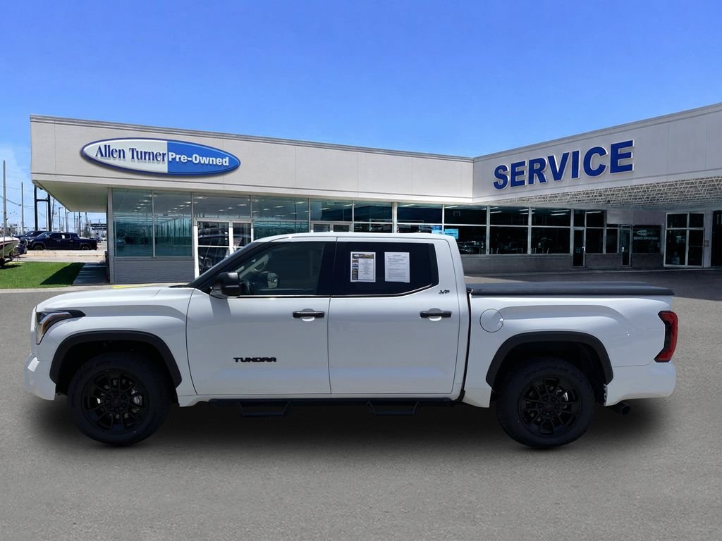Used 2022 White Toyota SR5 image 5