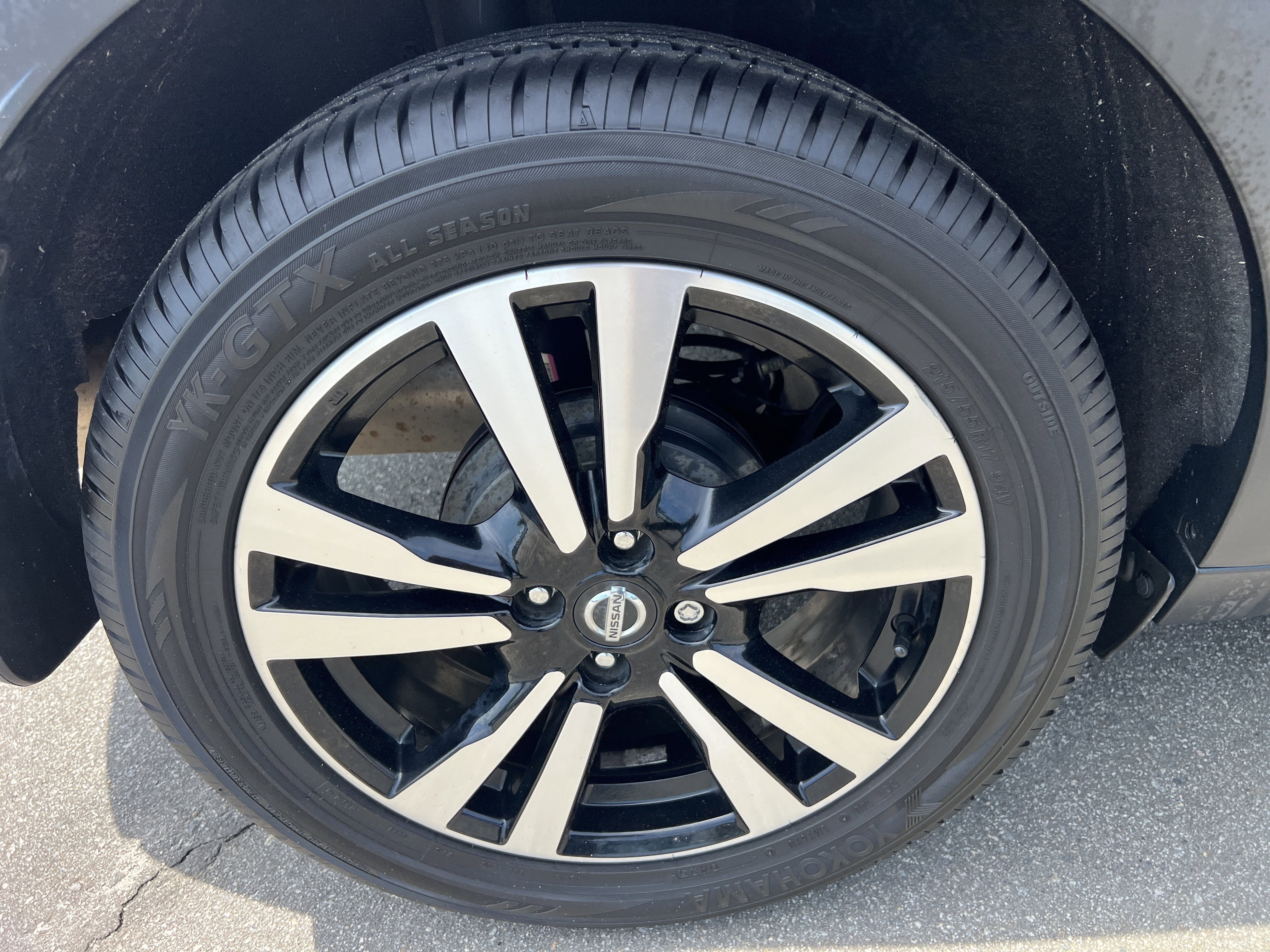 Used 2019 Gun Metallic Nissan SR image 11