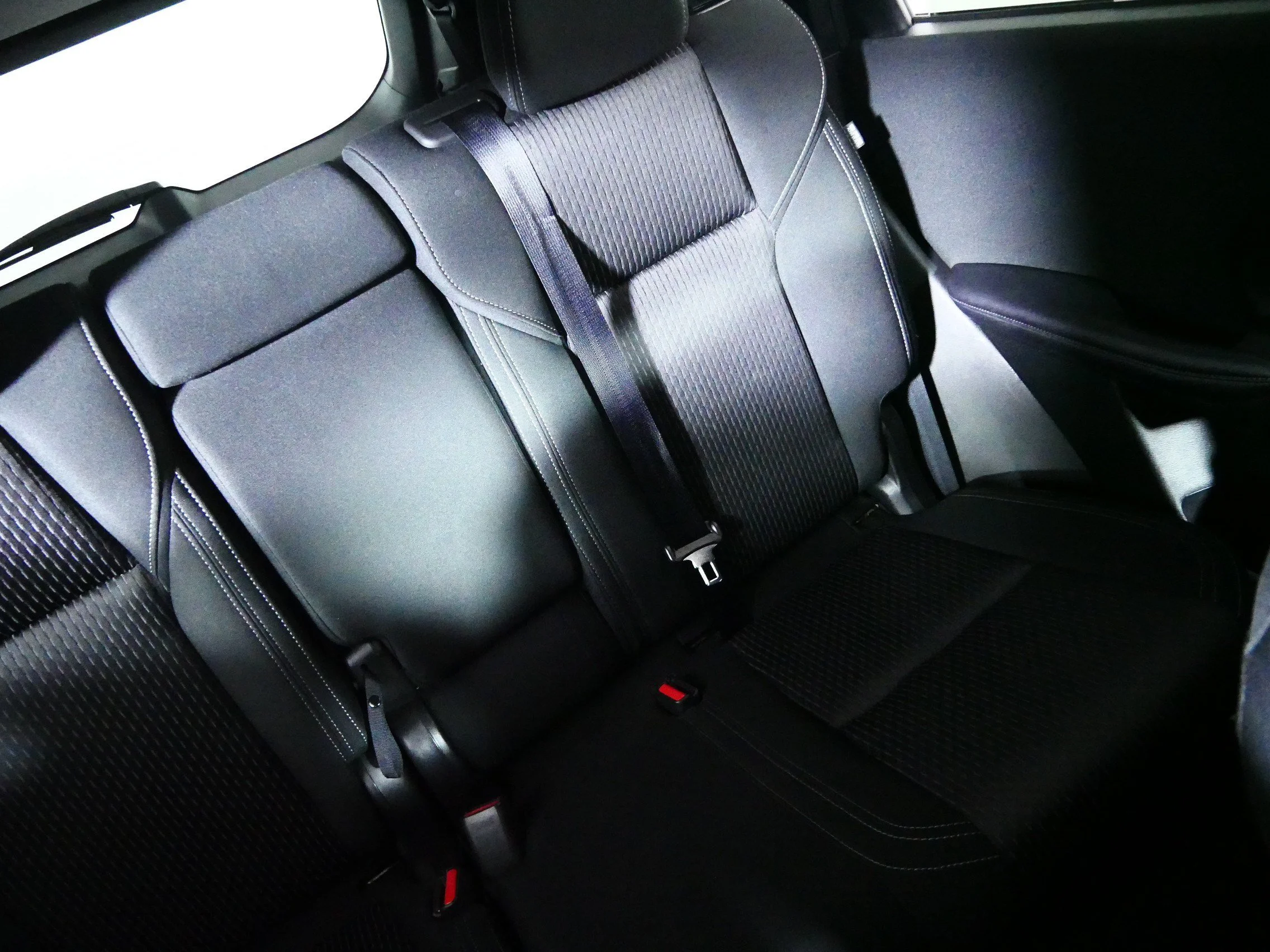 Used 2025 Red Diamond Mitsubishi ES image 14