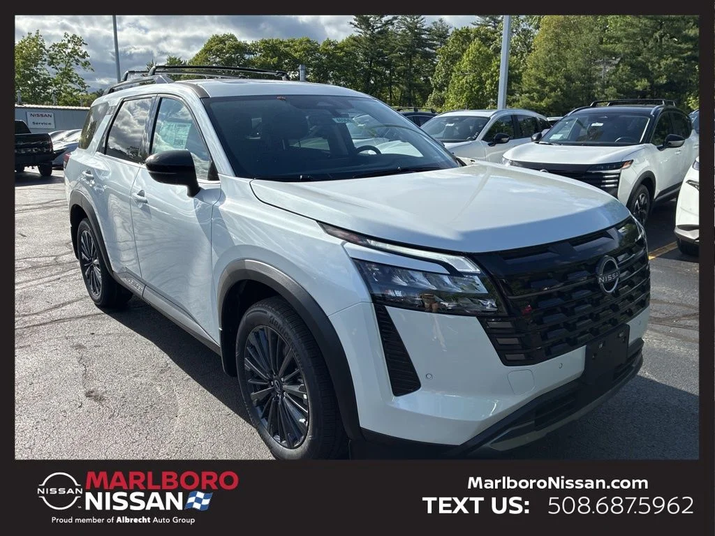2026 Nissan Pathfinder SL 4WD's photo