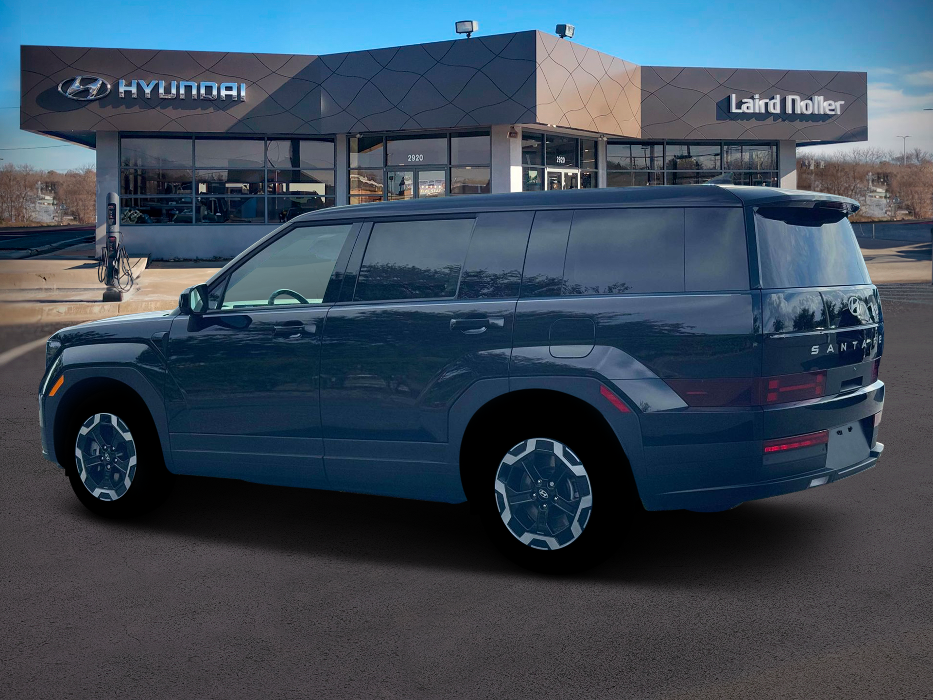 View vehicle photo 4