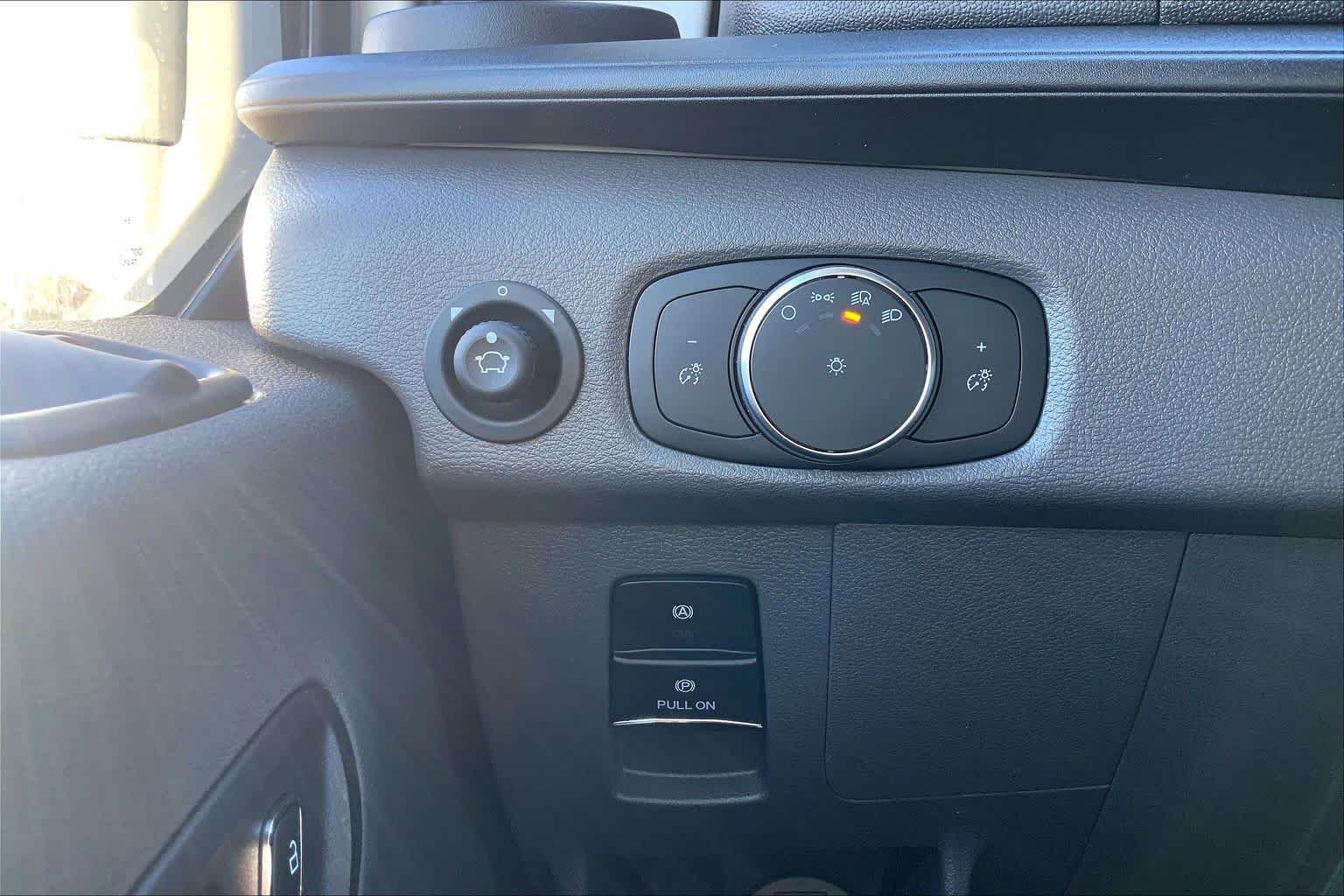 New 2026 Oxford White Ford Cargo Van image 19