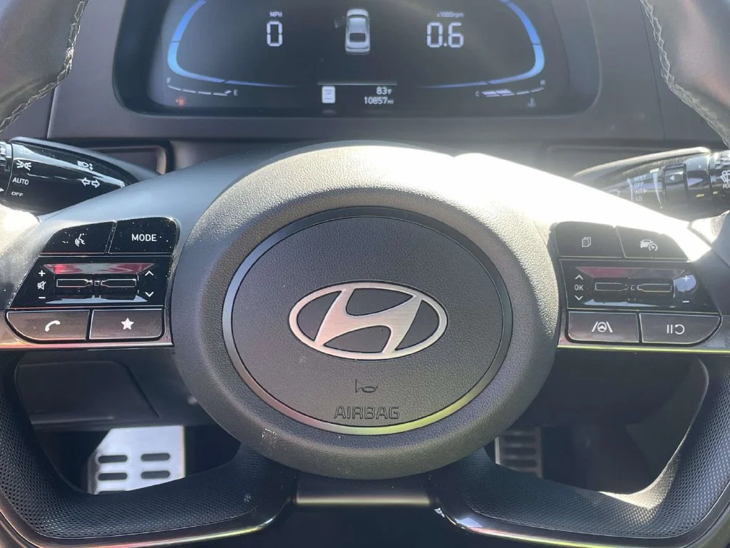 Used 2025 Red Hyundai SEL Sport image 10