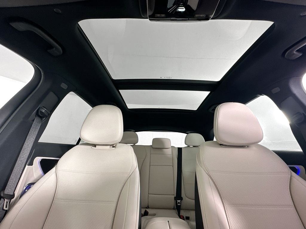 New 2026 Black Mercedes-Benz GLC 300 image 23