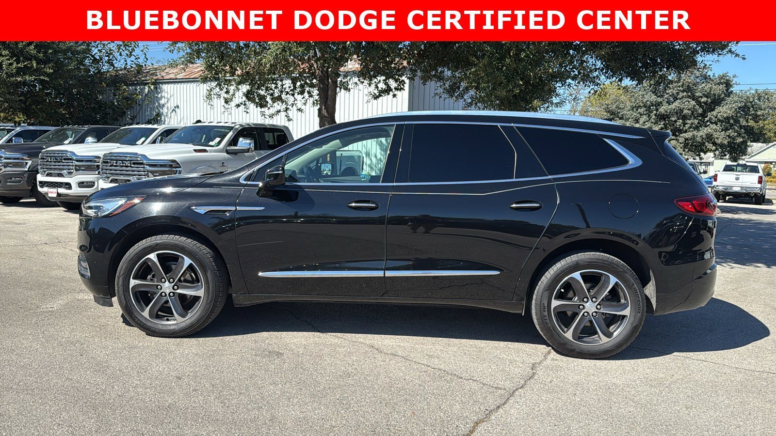 2020 Buick Enclave Essence photo 2