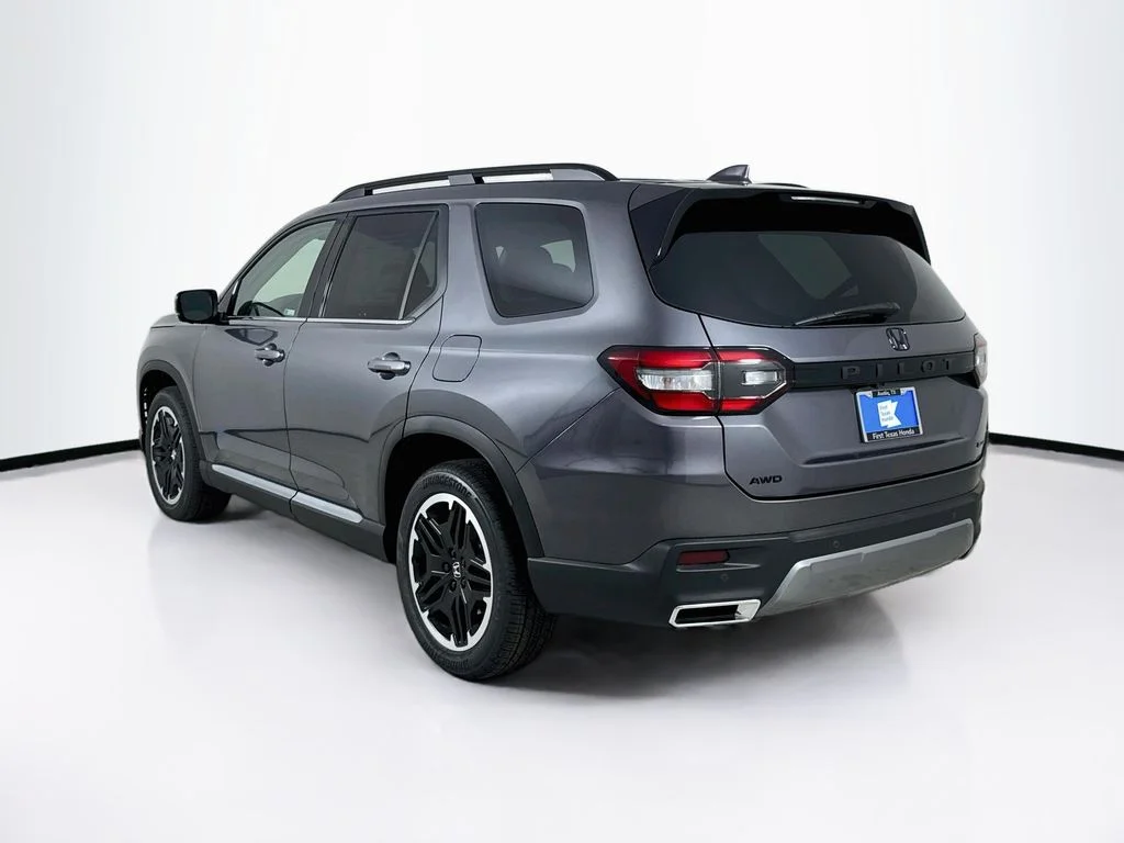 New 2026 Modern Steel Metallic Honda Touring image 5