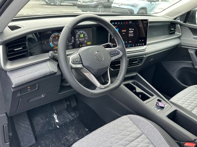 New 2026 Deep Black Pearl Volkswagen 2.0T S image 33