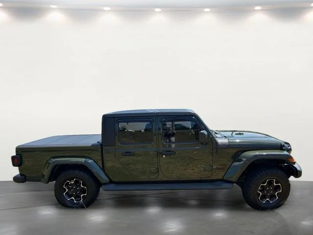 Used 2022 Green Jeep Sport image 10