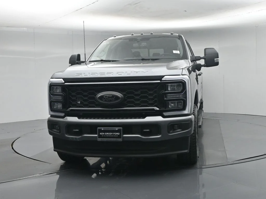 New 2026 Carbonized Gray Metallic Ford XLT image 56