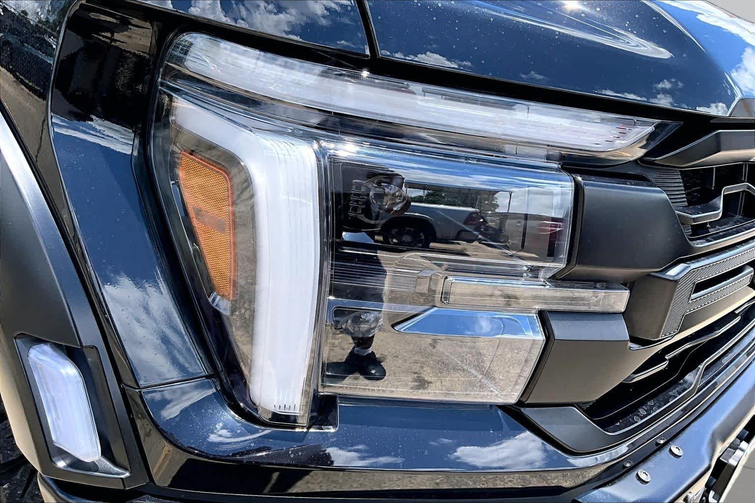 Used 2025 Agate Black Metallic Ford Raptor image 27