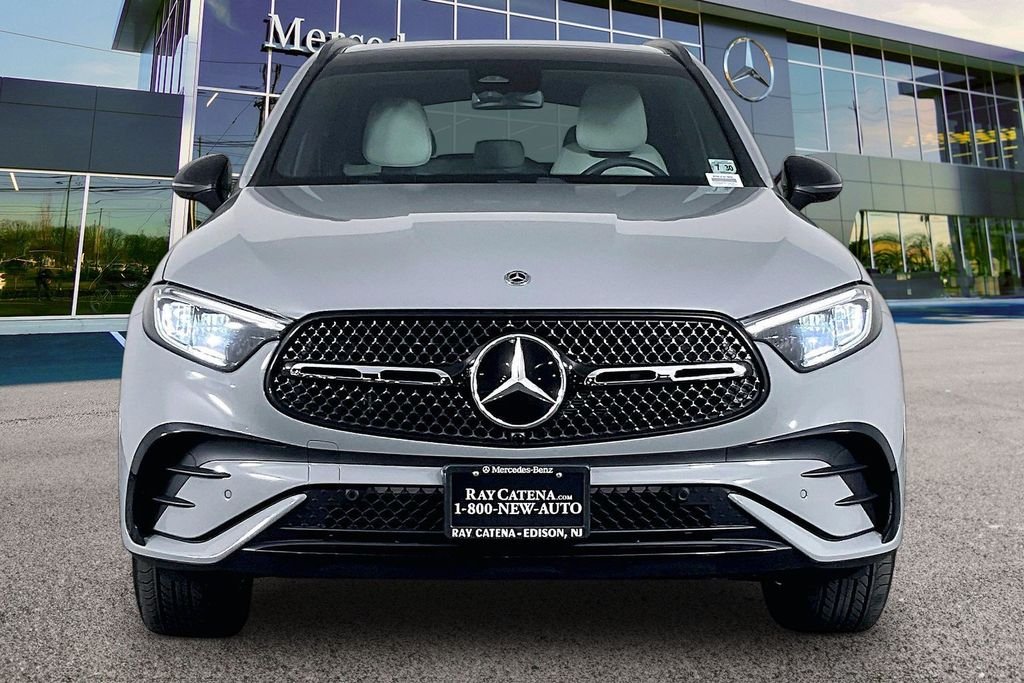 2025 Mercedes-Benz GLC Base - Photo 3