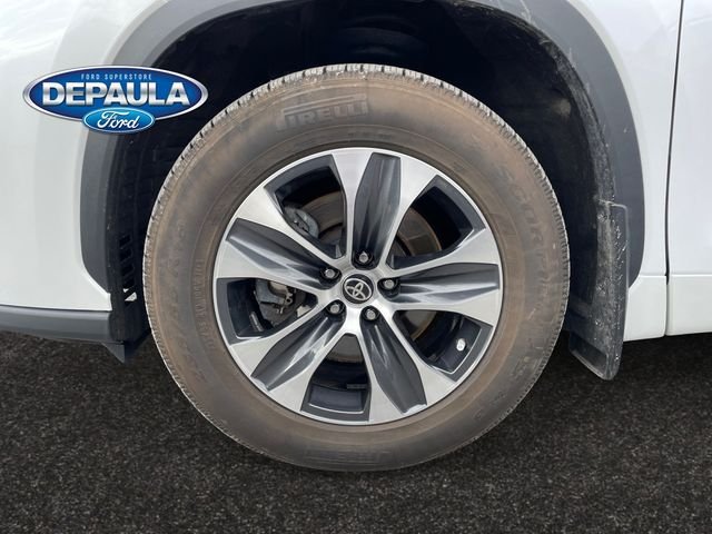 Certified Used 2023 Beige Toyota XLE image 18