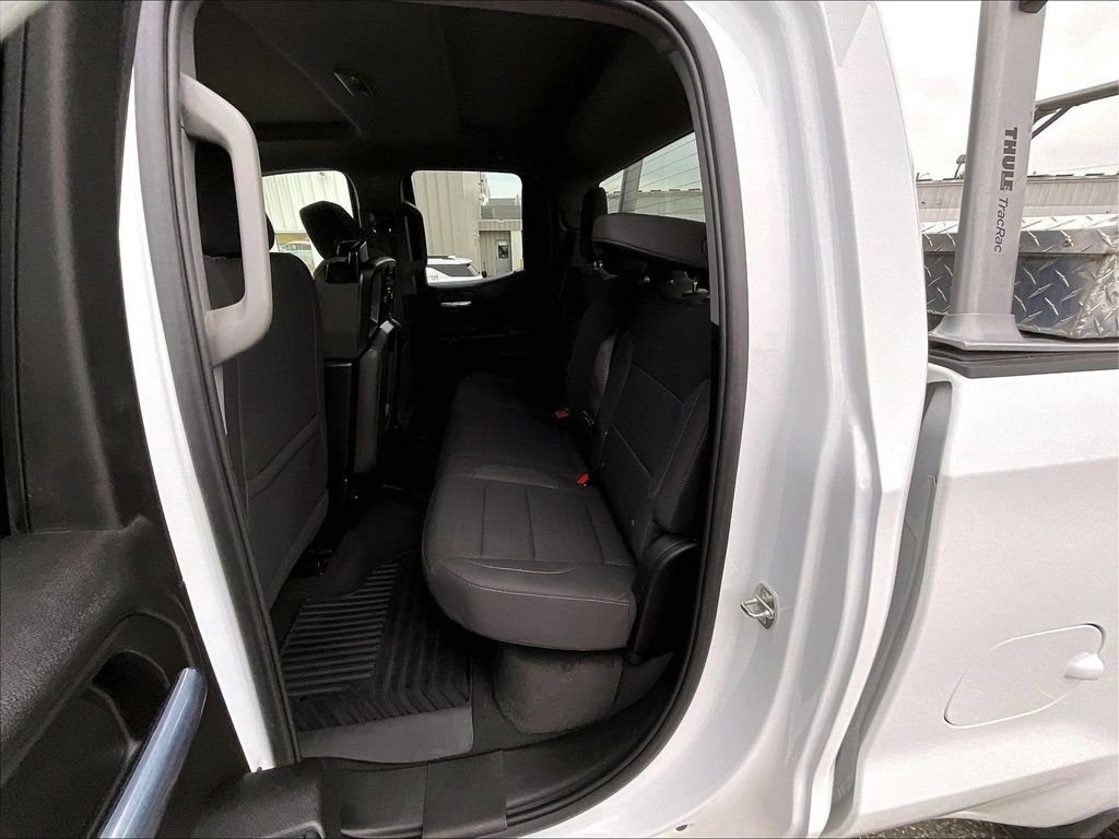 Used 2023 White Chevrolet Custom image 15