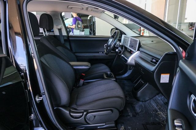 Certified Used 2024 Black Hyundai SE image 17