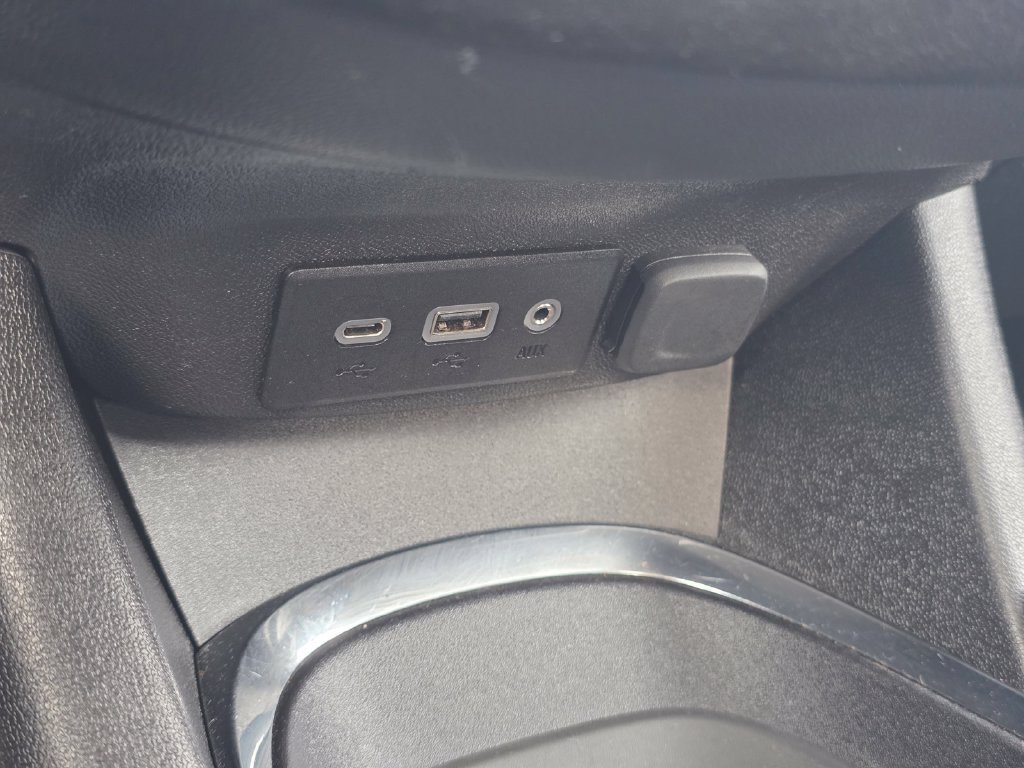 Used 2024 White Chevrolet LT image 31